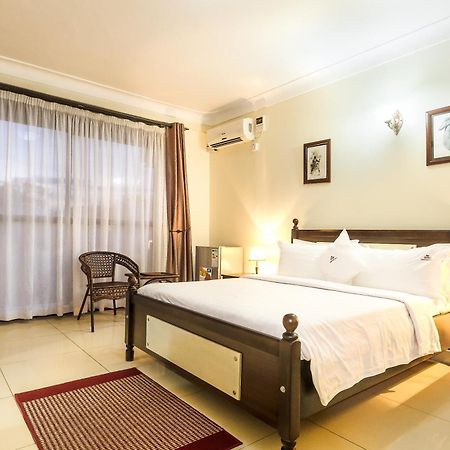 Marie'S Royale Hotel Kampala Bagian luar foto