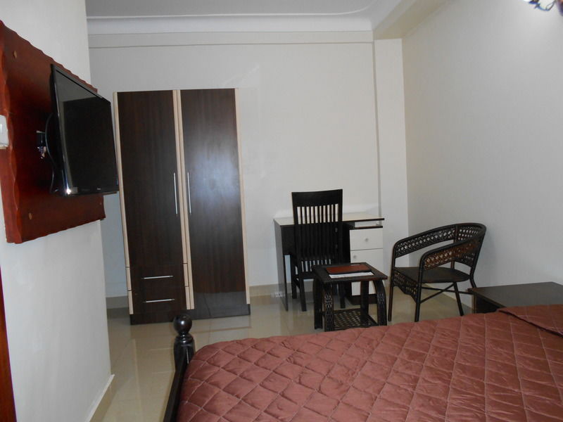Marie'S Royale Hotel Kampala Bagian luar foto
