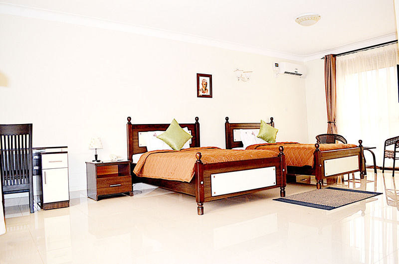 Marie'S Royale Hotel Kampala Bagian luar foto