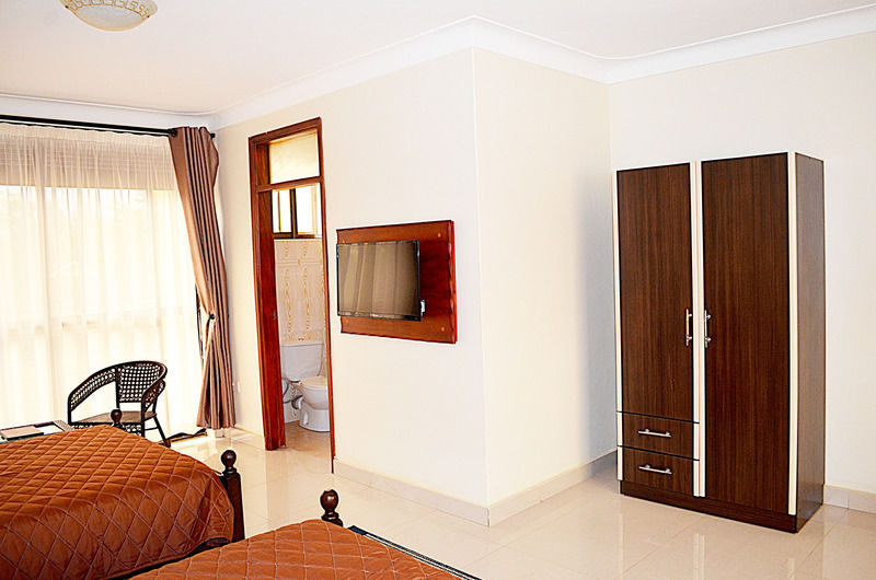 Marie'S Royale Hotel Kampala Bagian luar foto